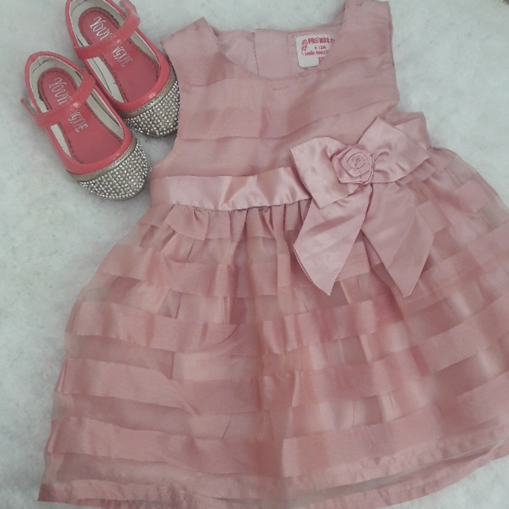 Baby girl dress and pair of shoes (6-12 month)